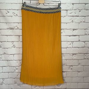 Metro Wear long skirt Gold Medium